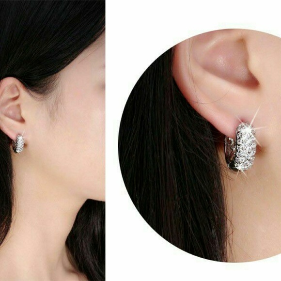 14k White Gold Diamond Cz Huggie Hoop Earrings - Picture 2 of 8